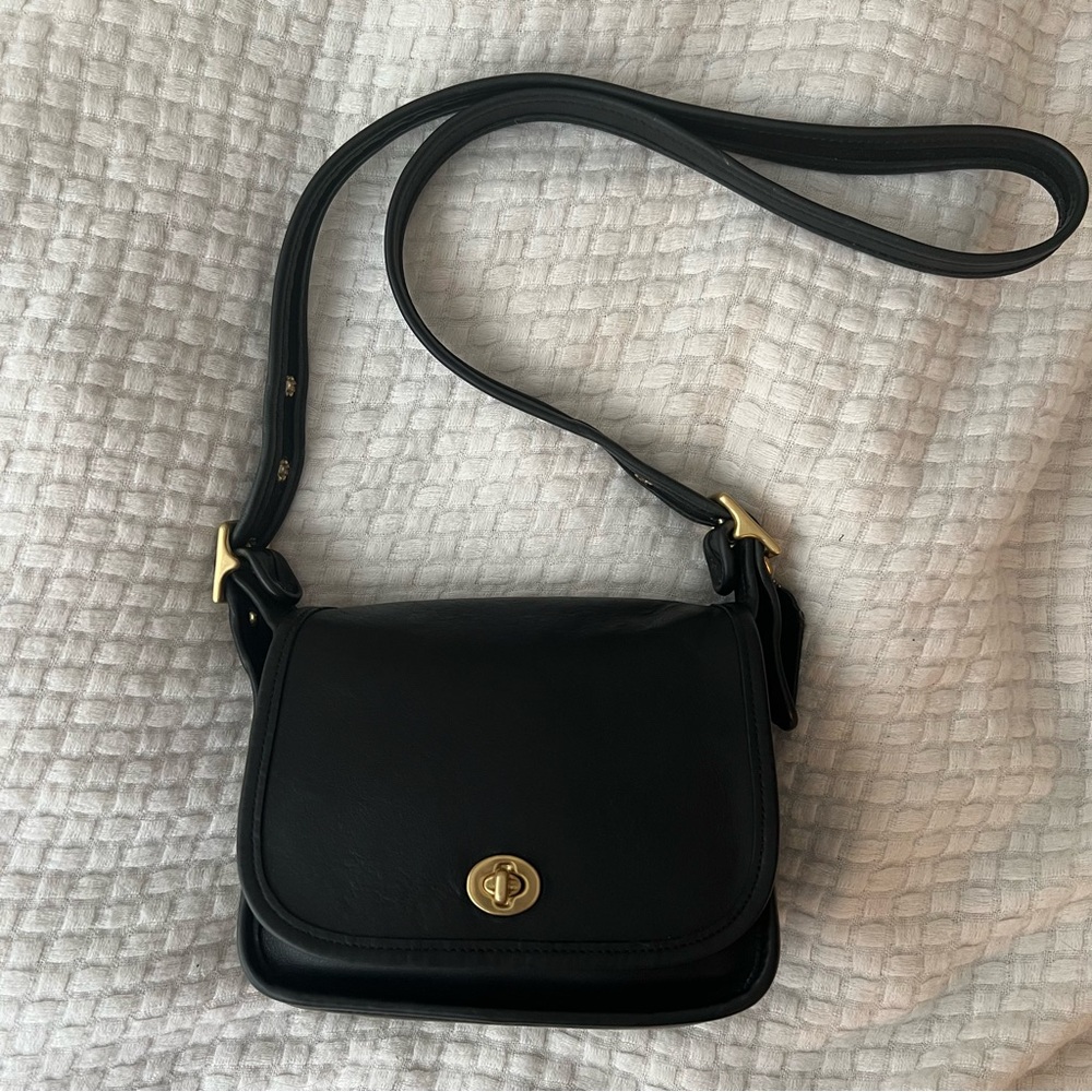 Vintage coach small legacy flap 9965